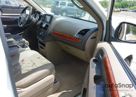 2016 Chrysler Town & Country Touring из США, поврежденный, VIN 2C4RC1BG4GR164818